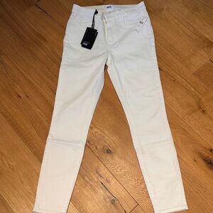 Paige Skinny Jeans Size 28